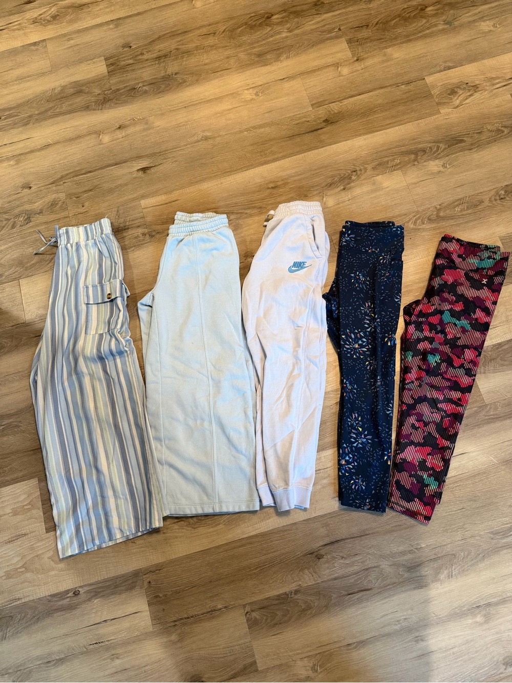 Lot of girls xl pants / leggings / sweatpants